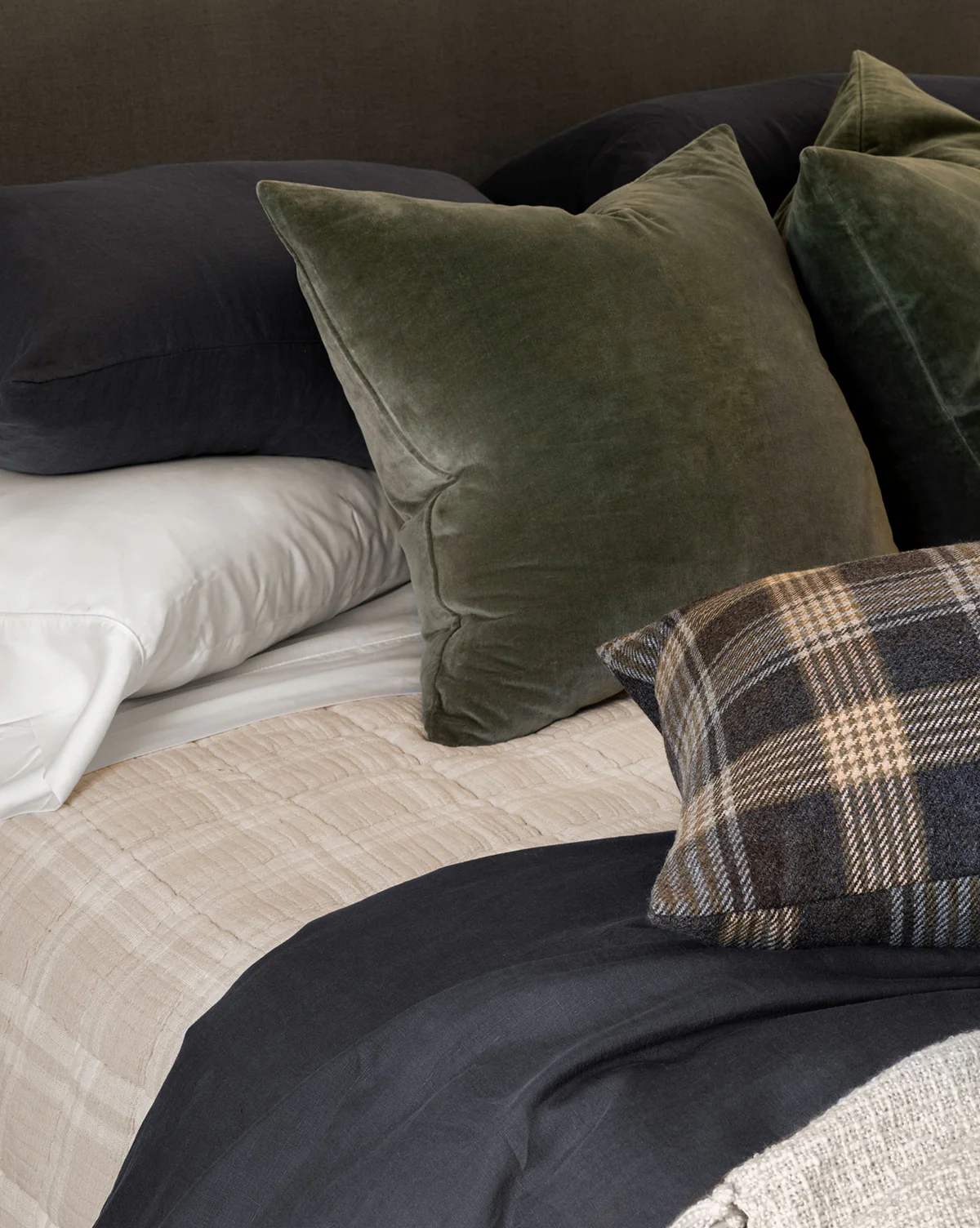 Bellevue Velvet Pillow Cover - Image 8