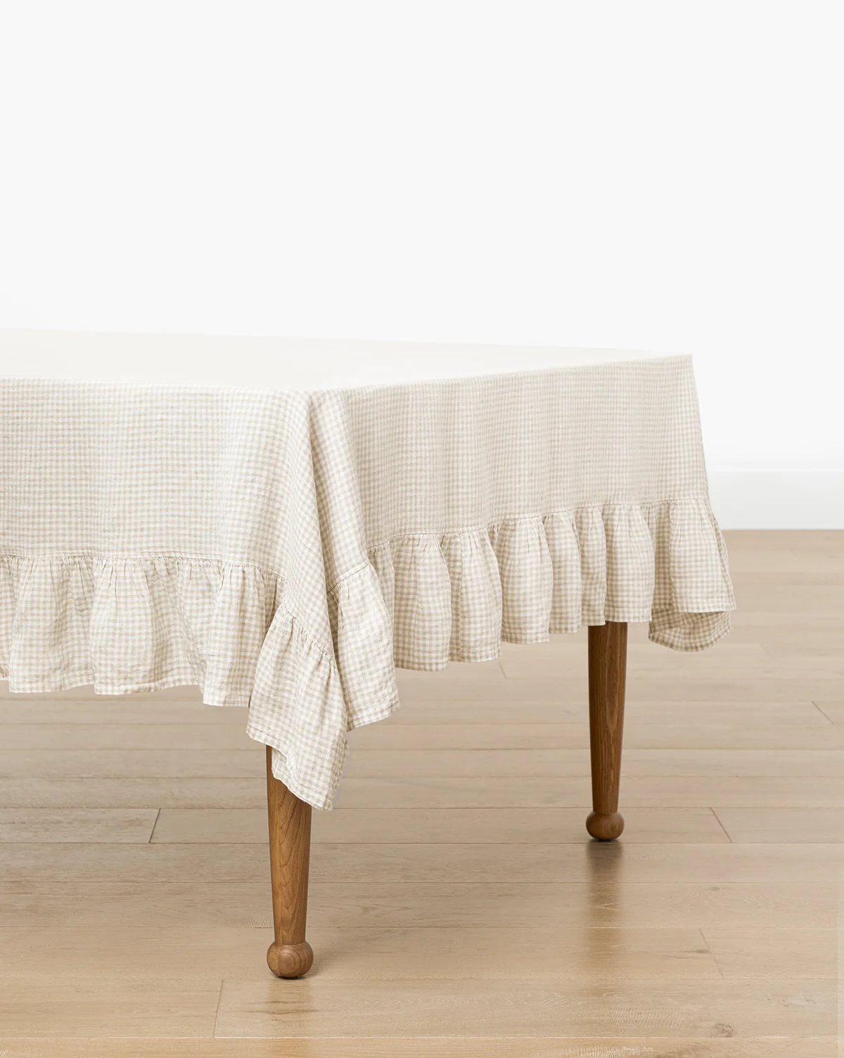 Catania Linen Ruffle Tablecloth - Image 2