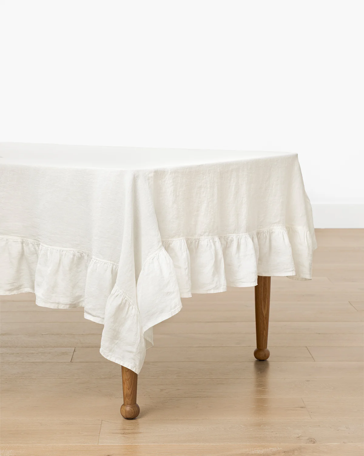 Catania Linen Ruffle Tablecloth - Image 6