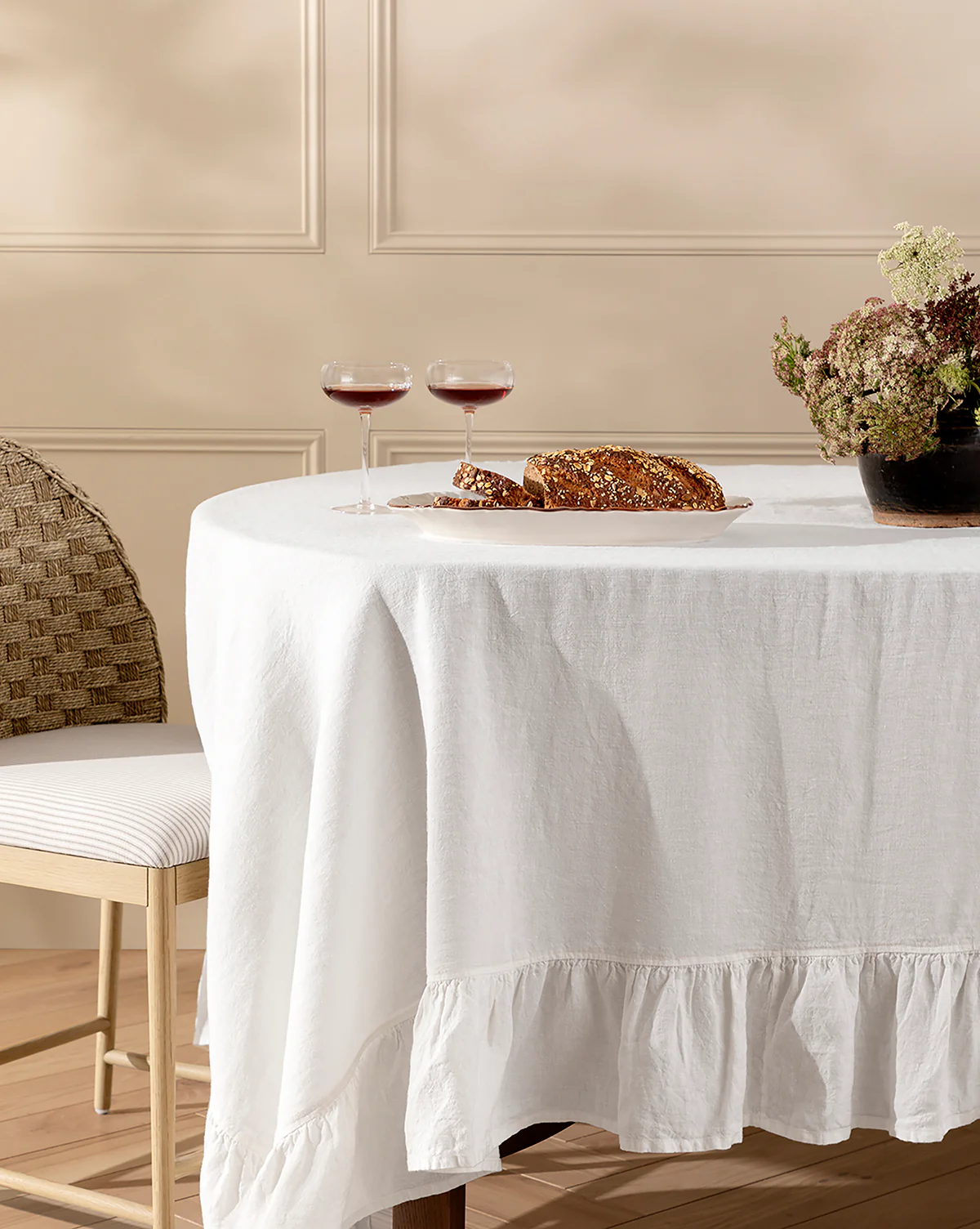 Catania Linen Ruffle Tablecloth - Image 8