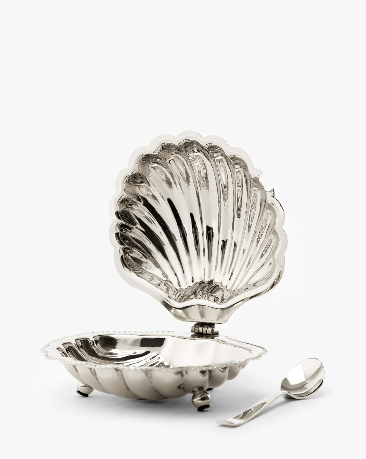 Clam Shell Serving Dish with Spoon