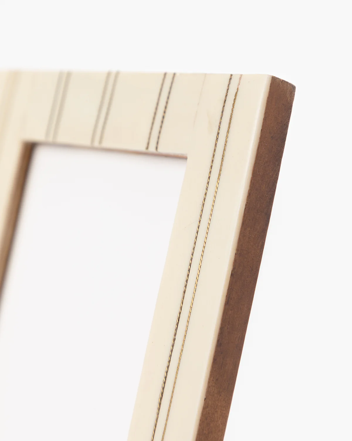 Cream Double Striped Frame - Image 3