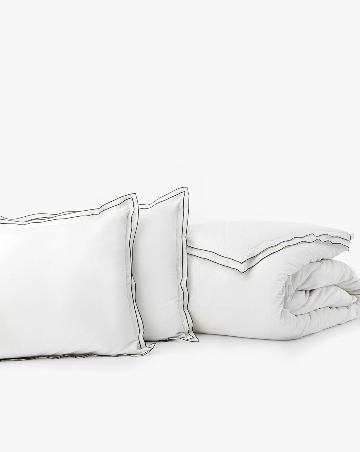 Devlin White Duvet Cover & Sham Set - Image 4