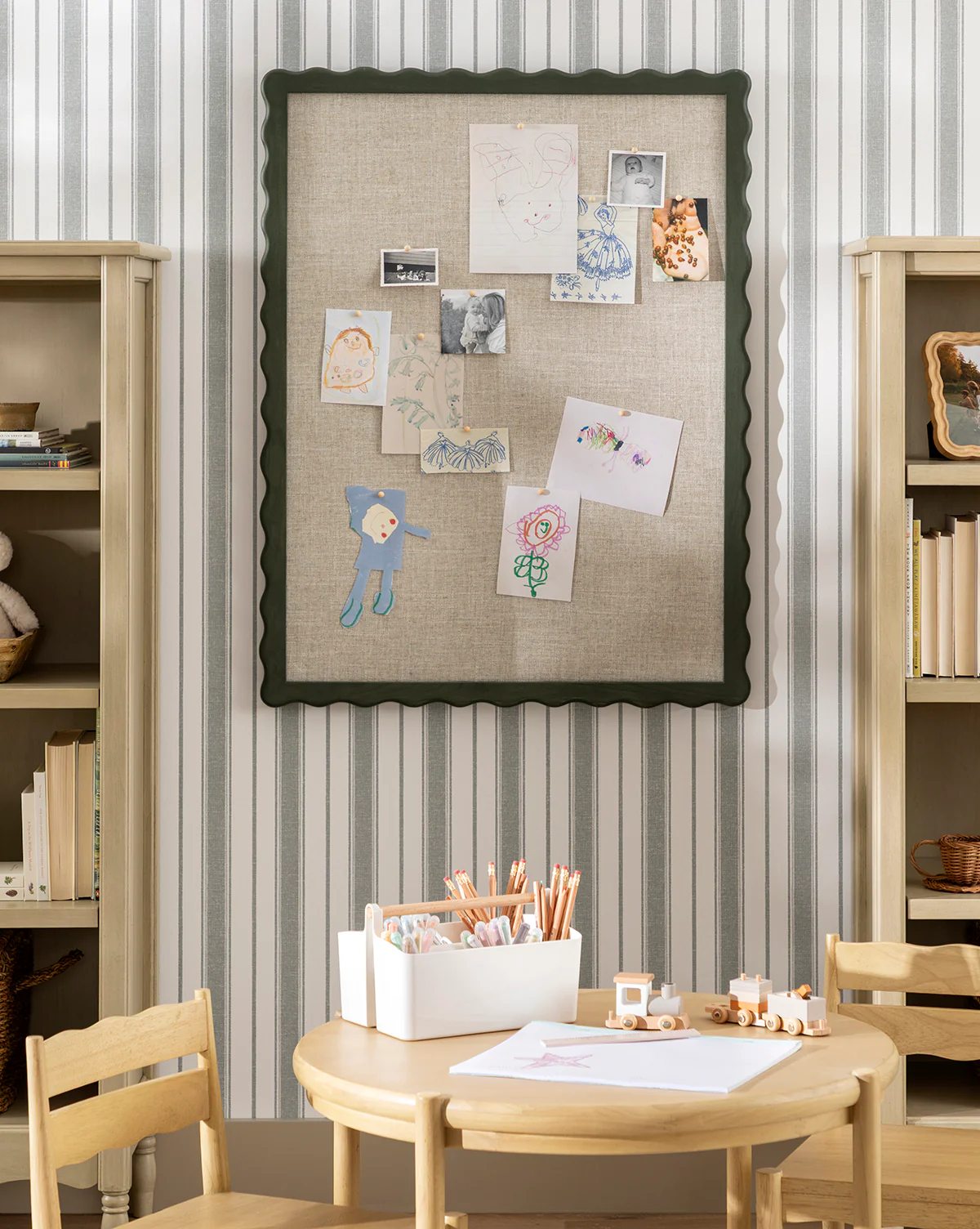 Laverde Pin Board