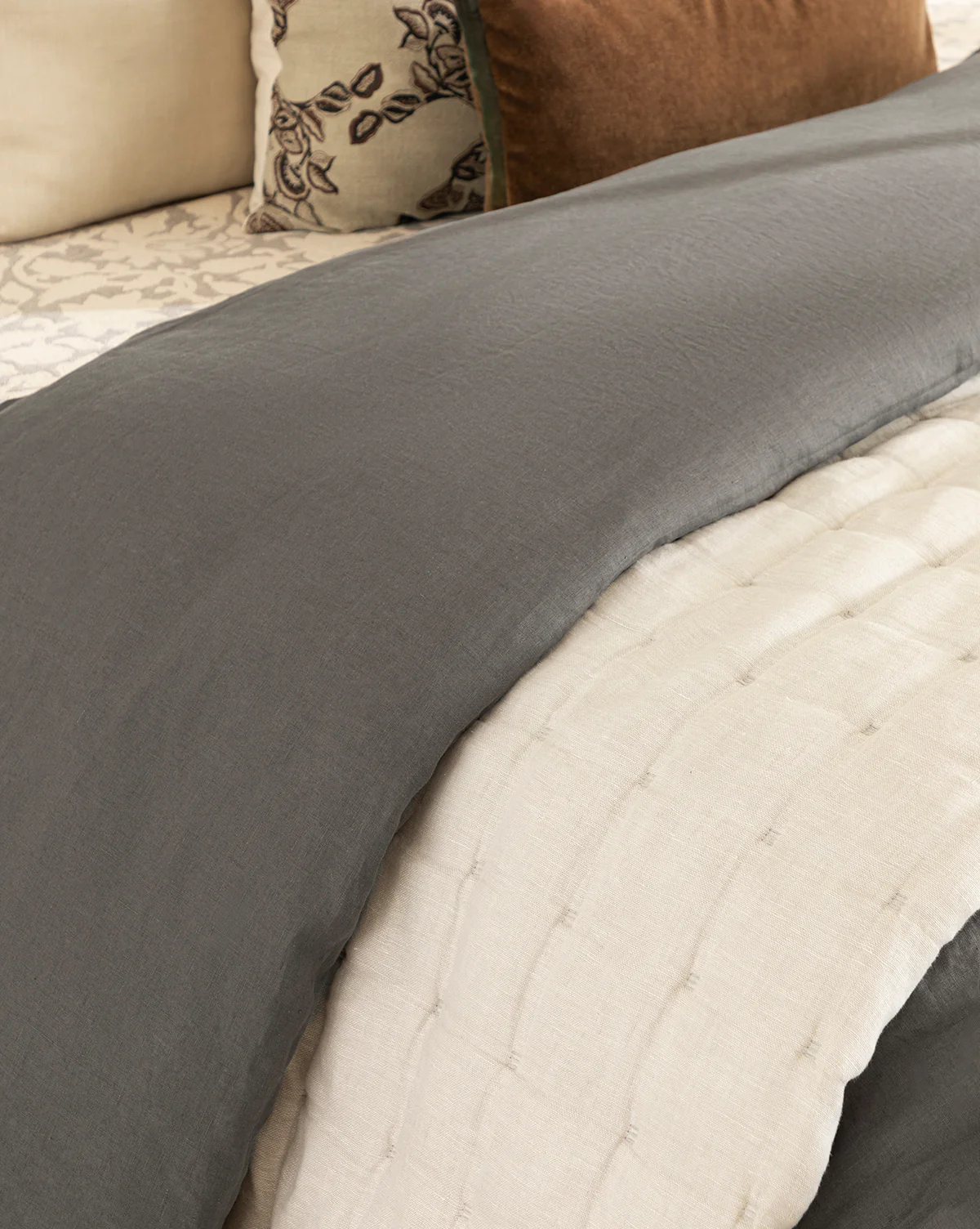 Penelope Gray Linen Duvet Cover - Image 4