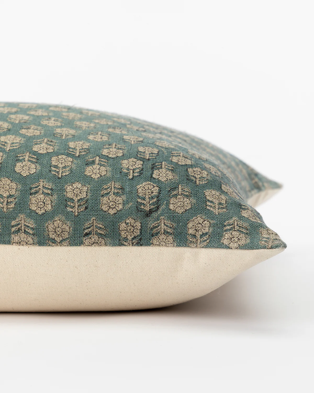 Perla Pillow Cover - Image 3