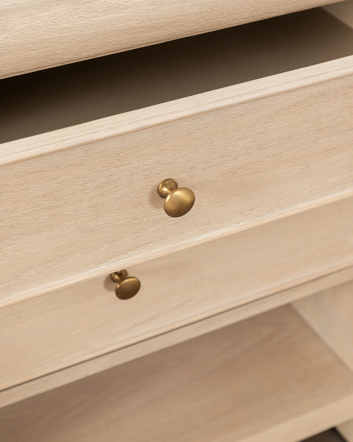 Tellerbeck Nightstand - Image 7