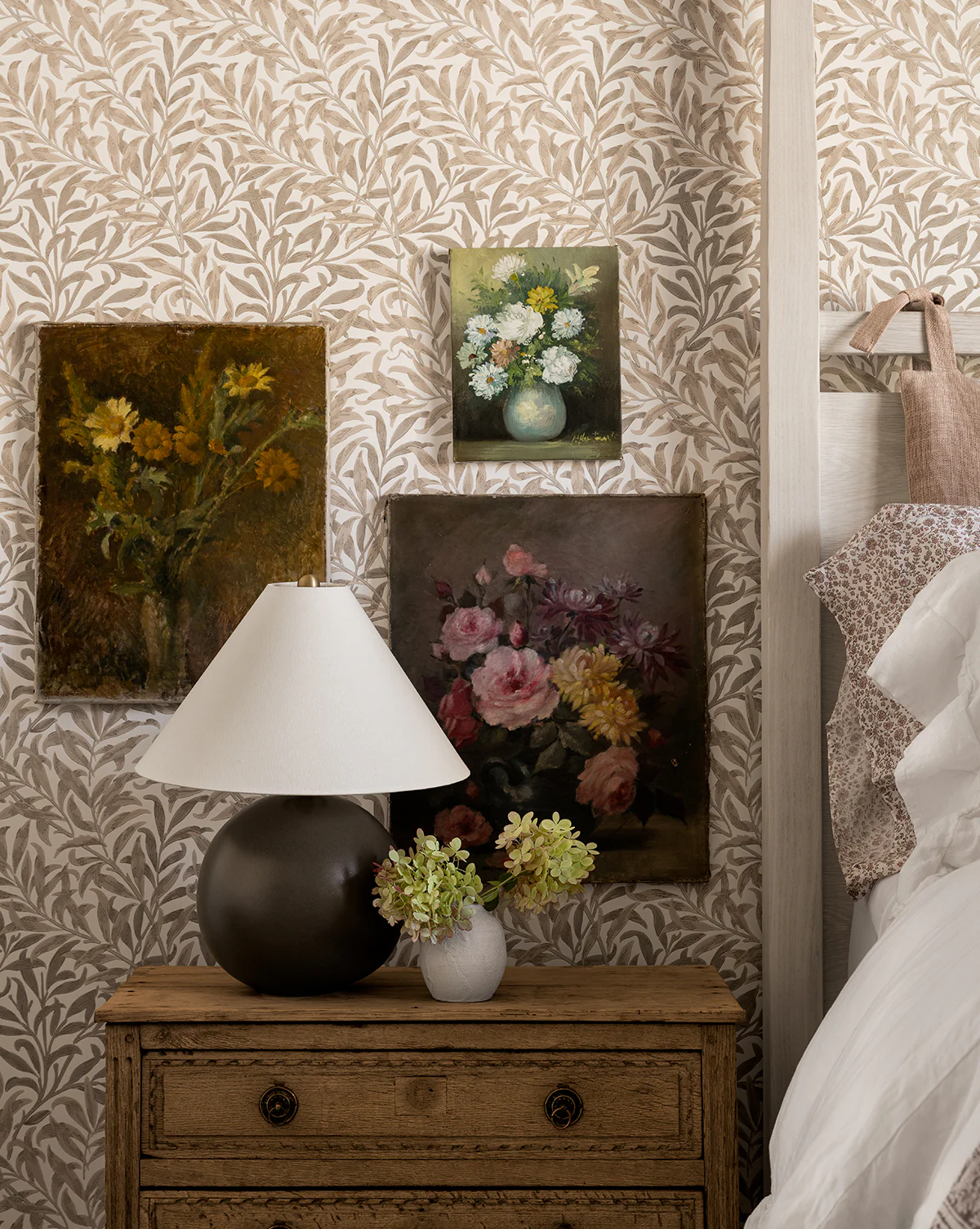 Tess Ceramic Table Lamp - Image 5