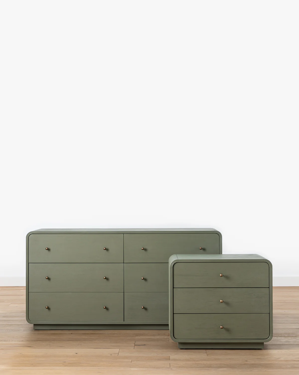 Wilkins Laurel Dresser - Image 4