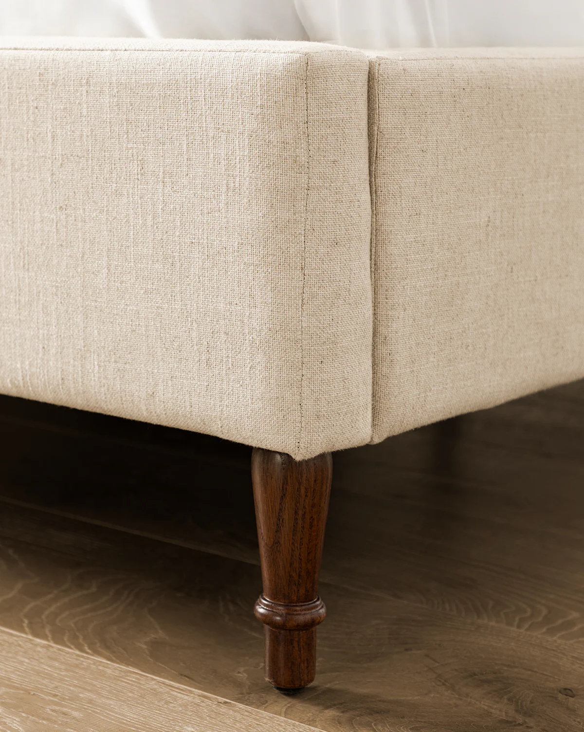 Willoughby Bed - Image 7